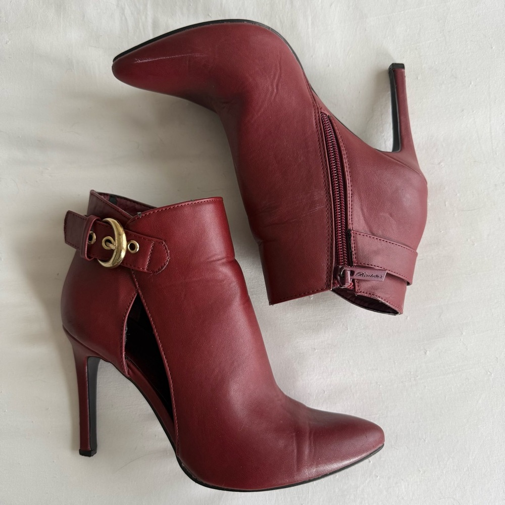 Y2K Red Leather Heeled Boots with Gold Buckle